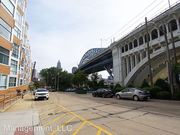 4th image of 2222 Detroit Ave APT 915