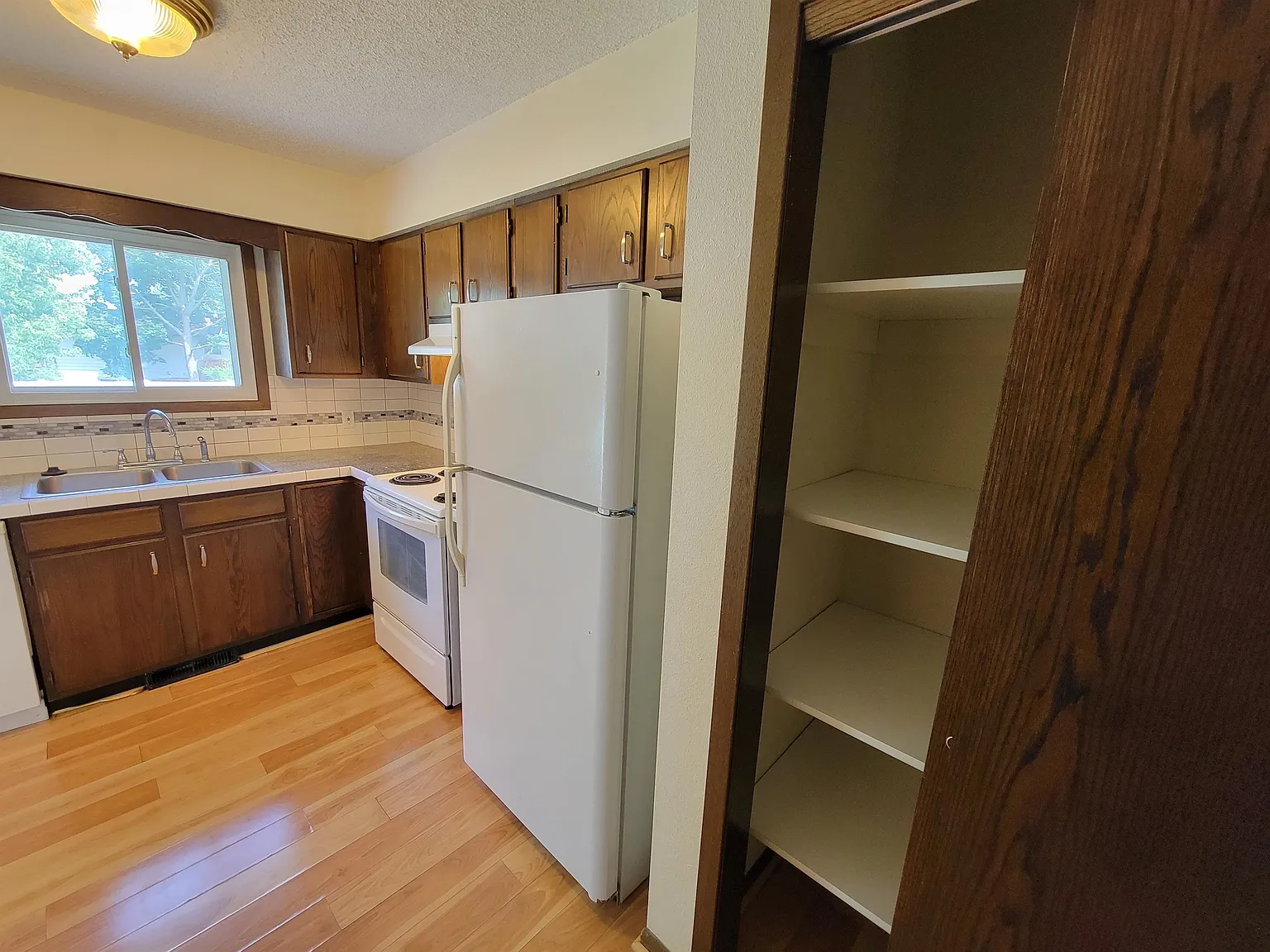 Barnett Drive 510-512 - 510 — Photo 2
