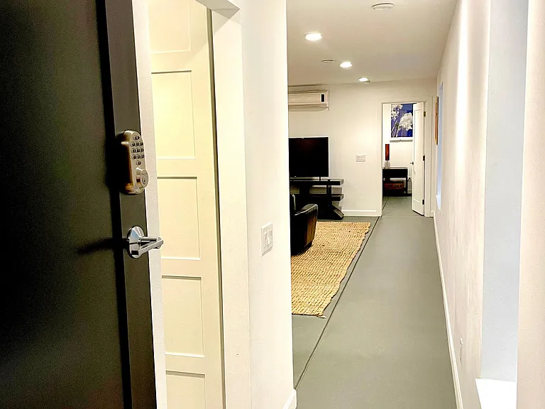 1633 S Logan St #3 — Photo 4