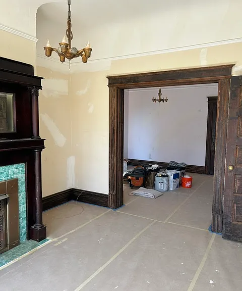262 Lexington St — Photo 5