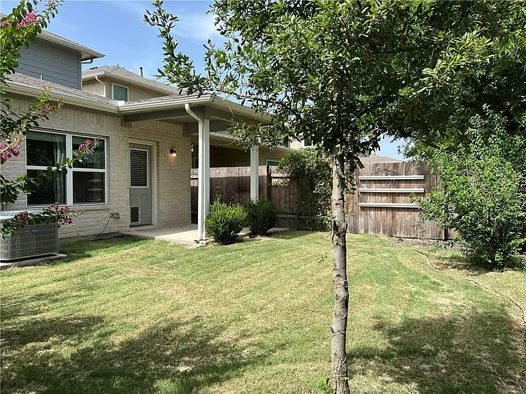 1140 La Conterra Blvd — Photo 28