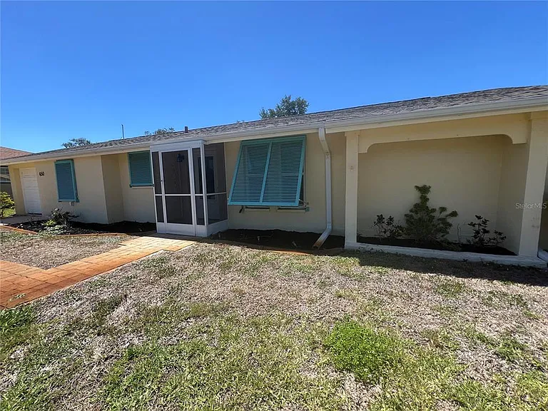 650 Hartford Dr NW — Photo 2