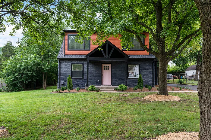 2 bed, 2.5 bath, 1890 sqft, $2,900 — Photo 1