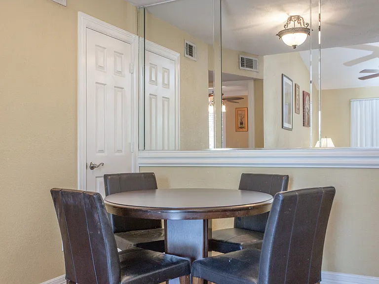 Riverwalk Apartment Homes — Photo 39
