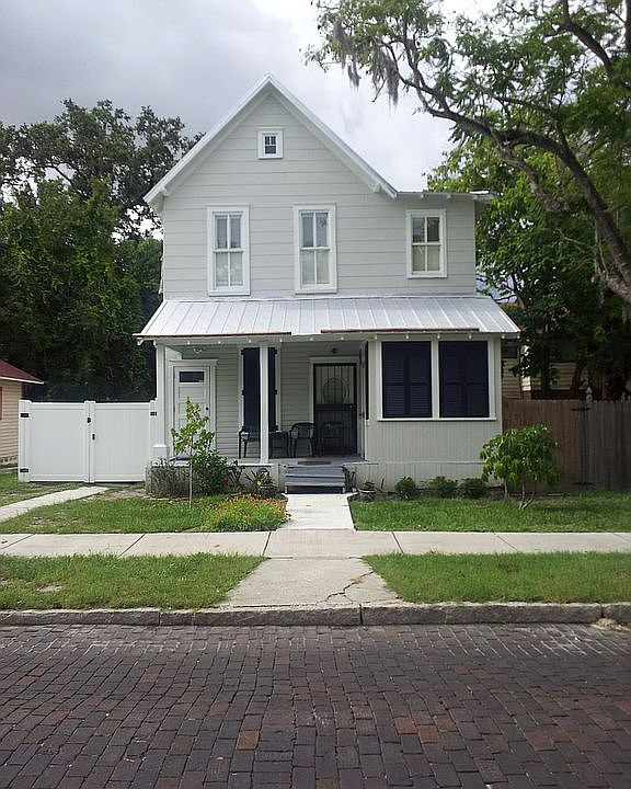 1st image of 913 10th Ave S