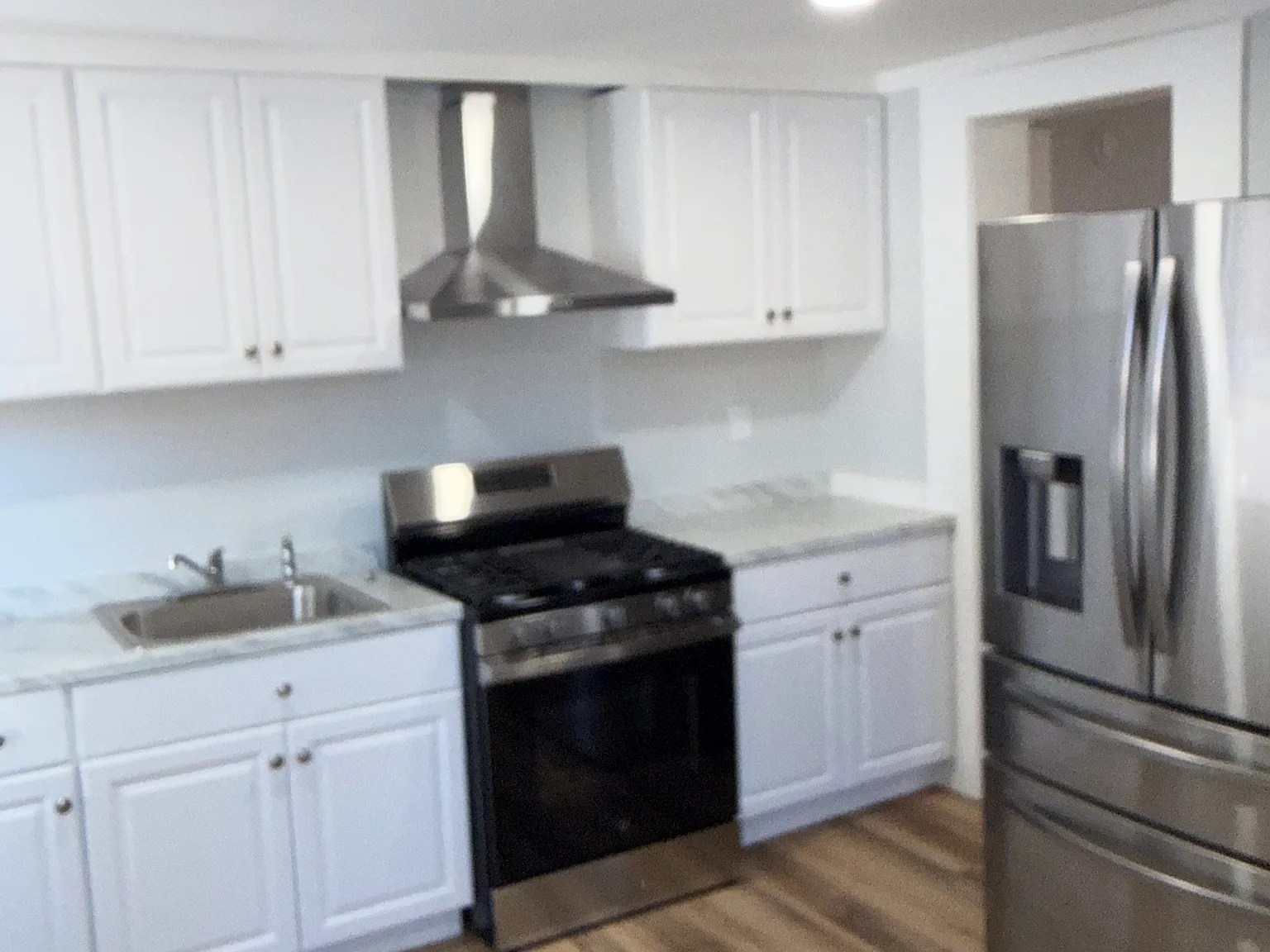 3 bed, $3,200 — Photo 2