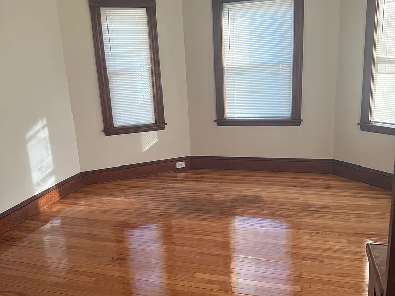 61 Kent St — Photo 6
