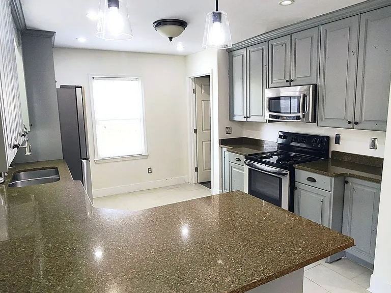 3096 S 1810 E — Photo 7