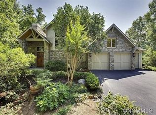 105 Falls Summit Rd, Hendersonville, NC 28739