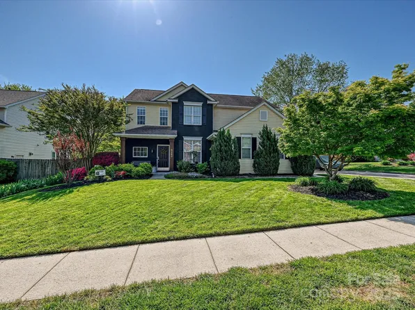 8140 Laurel Run Dr, Charlotte, NC 28269