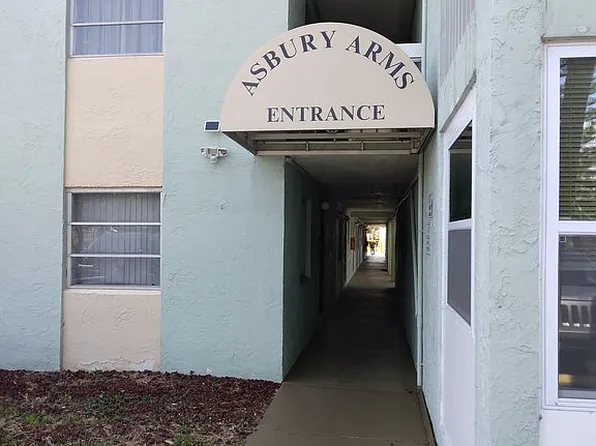 801 83rd Ave N APT 120, Saint Petersburg, FL 33702