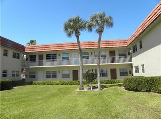69 Royal Oak Ct, Vero Beach, FL 32962