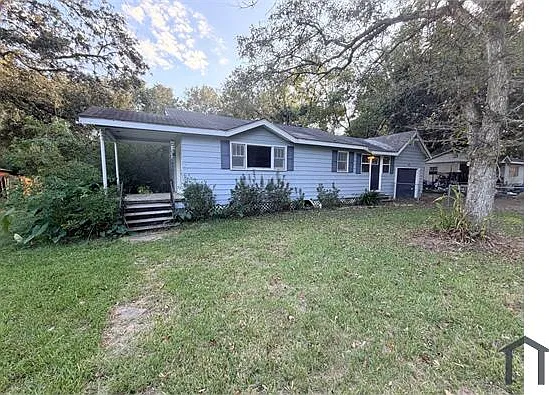 3 bed, 1300 sqft, $1,300 — Photo 1