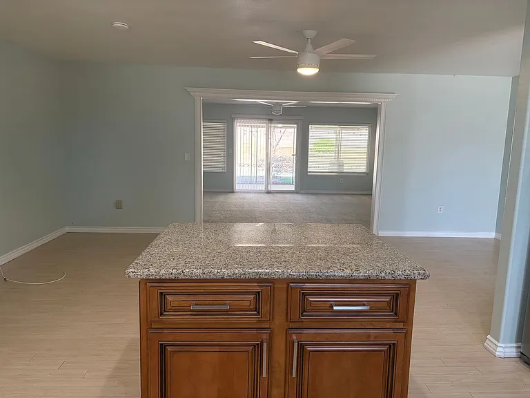 28033 Radford Dr — Photo 6
