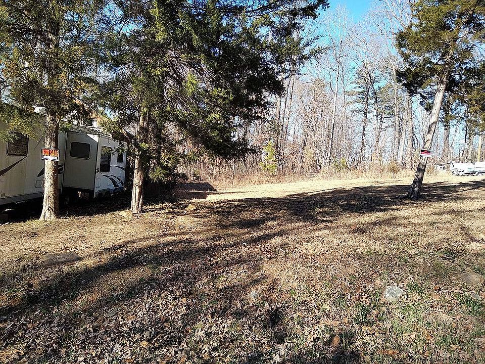Lot, vacant land only.
