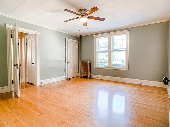 4th image of 310 Clifton St