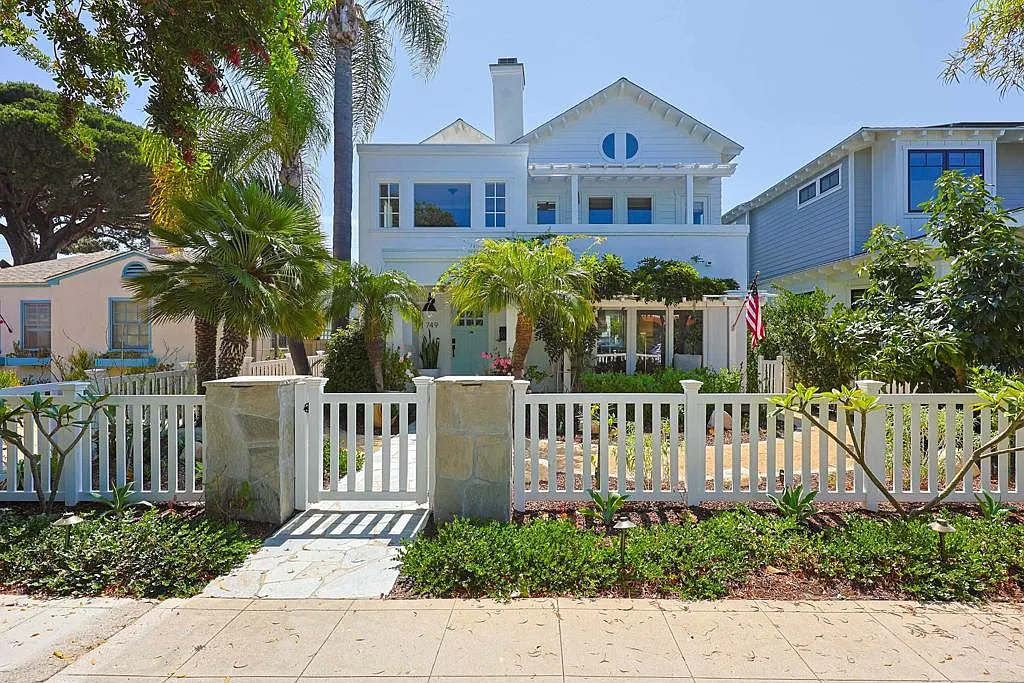 4 bed, 4.5 bath, 3138 sqft, $40,000 — Photo 1