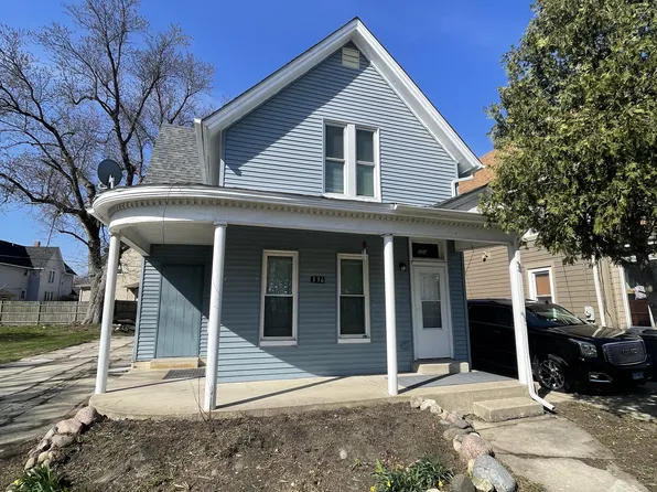 336 Hendee St, Elgin, IL 60123