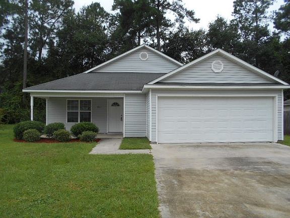 3rd image of 804 Summer Ln