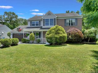 87 W Shenendoah Rd, Howell, NJ 07731