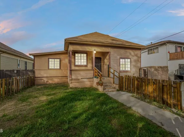 425 W 1st St, Oxnard, CA 93030