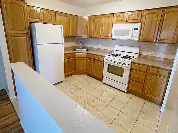 4th image of 22-34 Steinway St #3F
