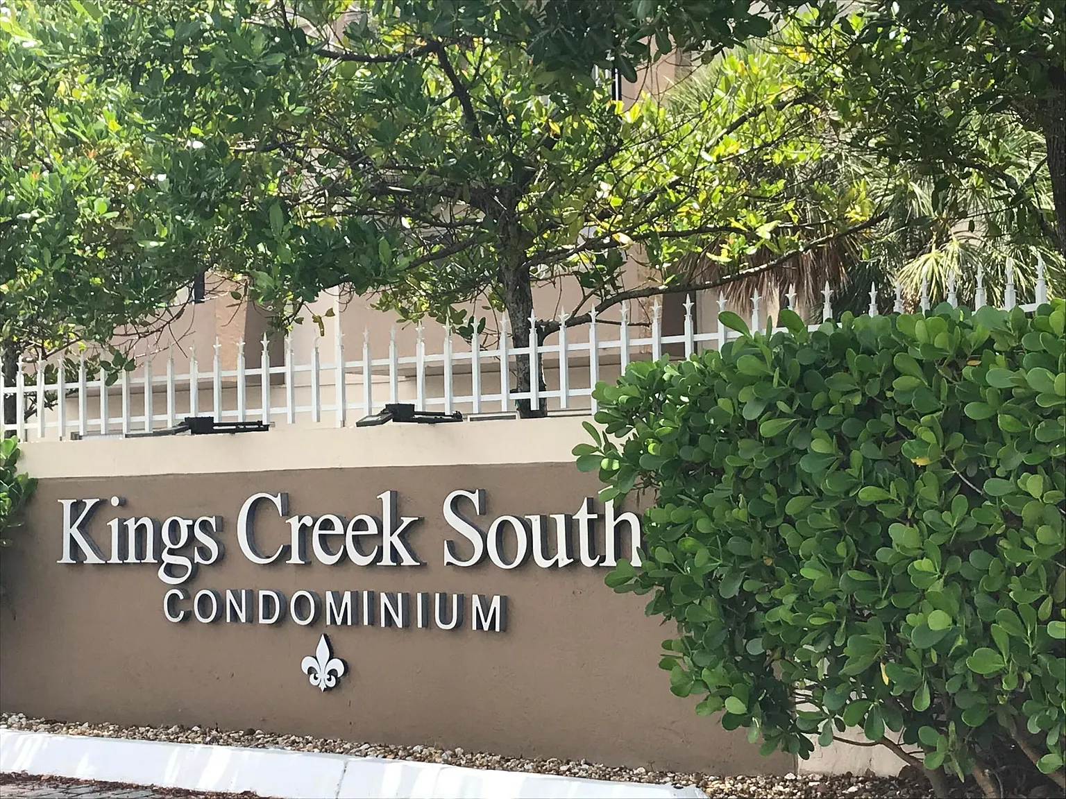 2 bed, 1075 sqft, $2,500 — Photo 1