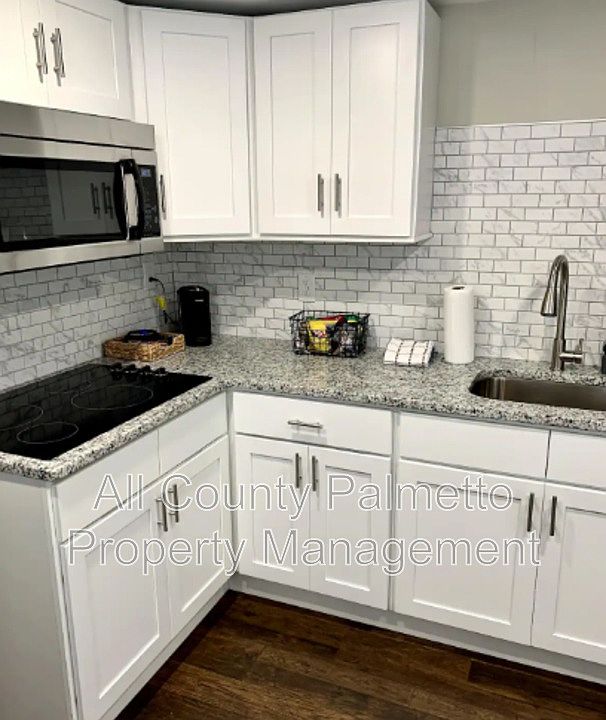 1st image of 2647 Bonds Ave APT E
