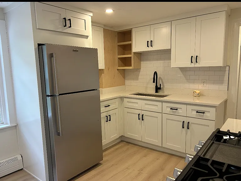 358-360 King St #B — Photo 2