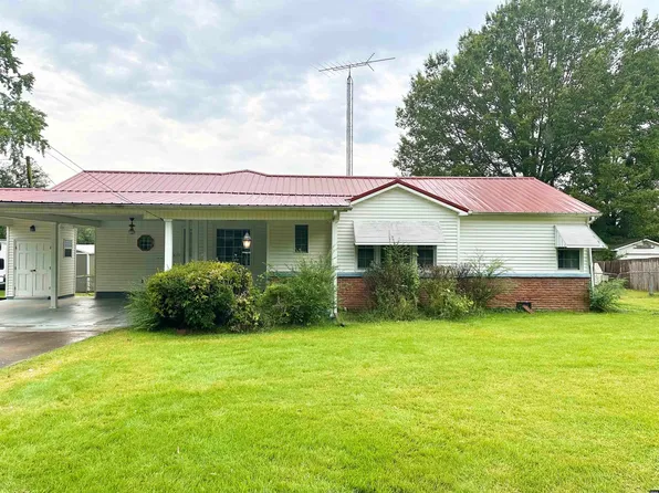 701 S McCombs St, Martin, TN 38237