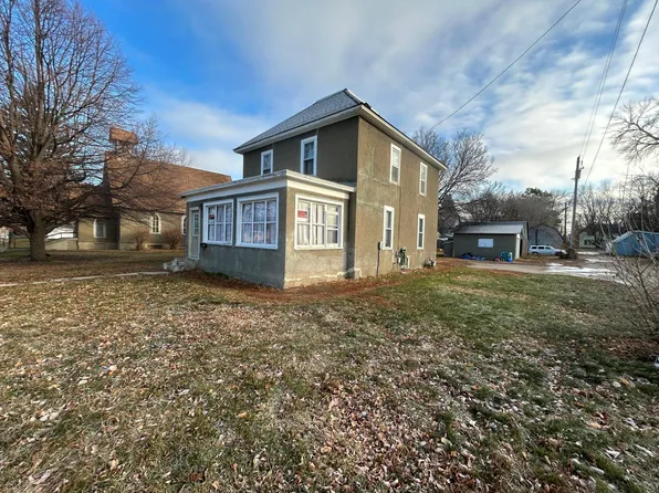 38 N Hering St, Appleton, MN 56208