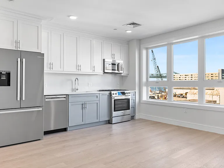 301 Border St #401 — Photo 6
