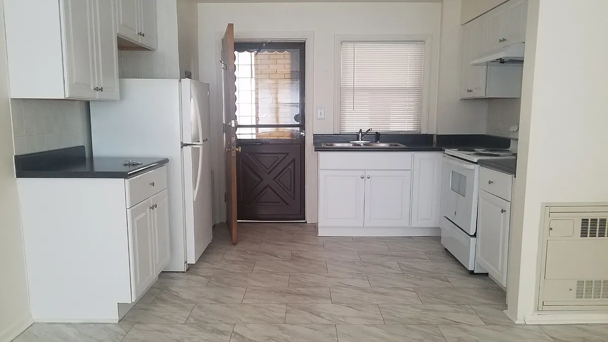 Kitchen - 6119 N Cicero Ave