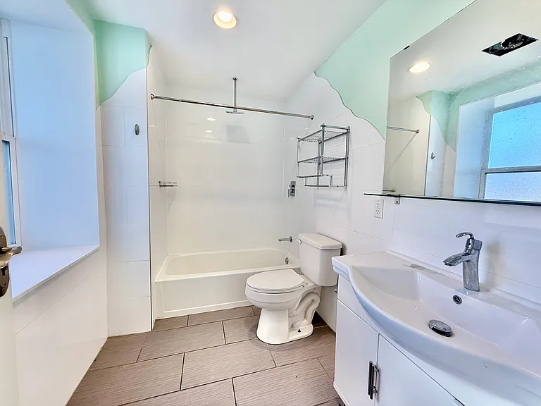 249 S 49th St #115 — Photo 8