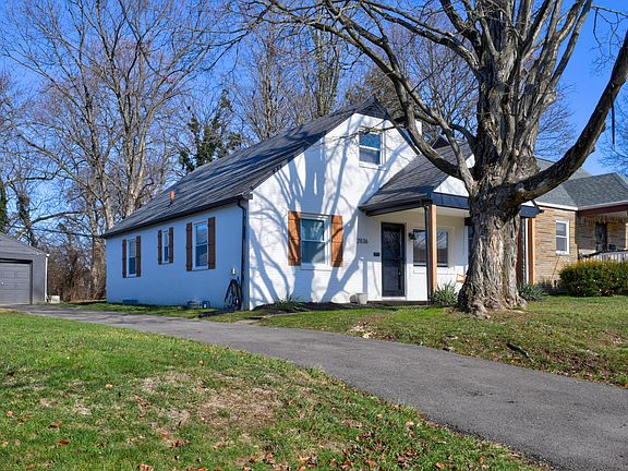 4th image of 2836 E Moreland Dr