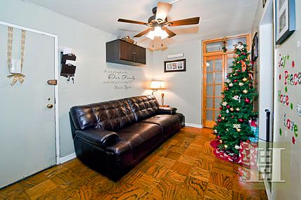 2nd image of 385 Grand St APT L1305