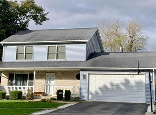 270 N 5th St, Capron, IL 61012