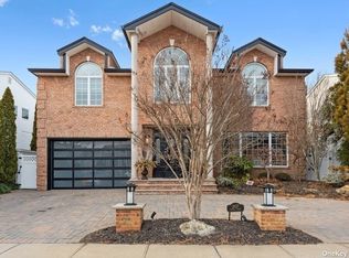 2637 Rachel St, Bellmore, NY 11710