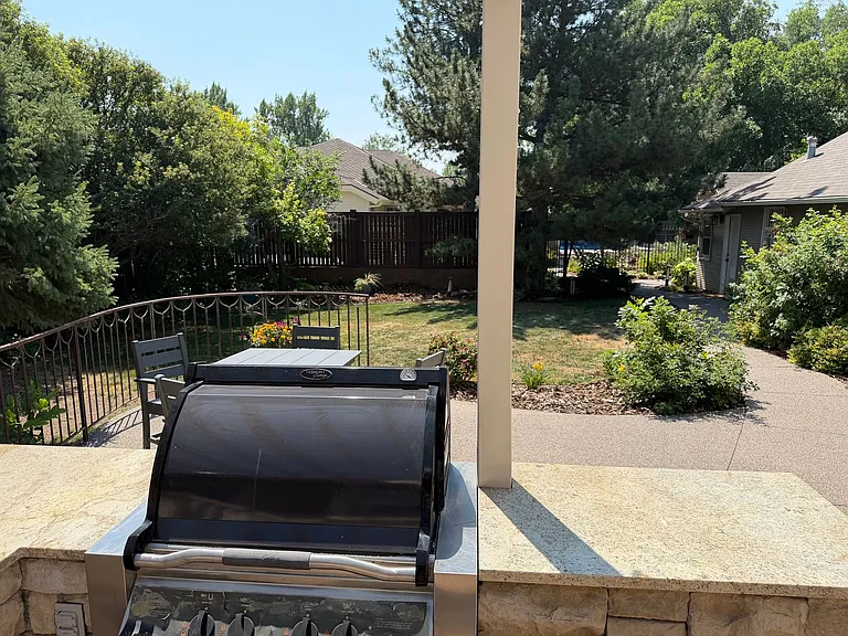 916 Poly Dr — Photo 28