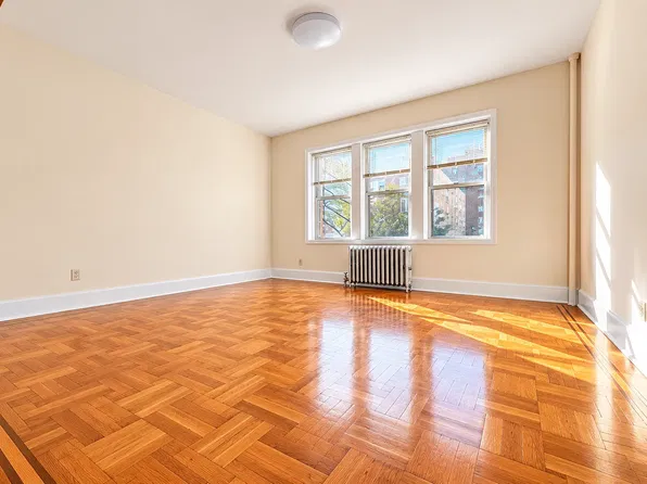 4747 43rd St APT 1F, Woodside, NY 11377