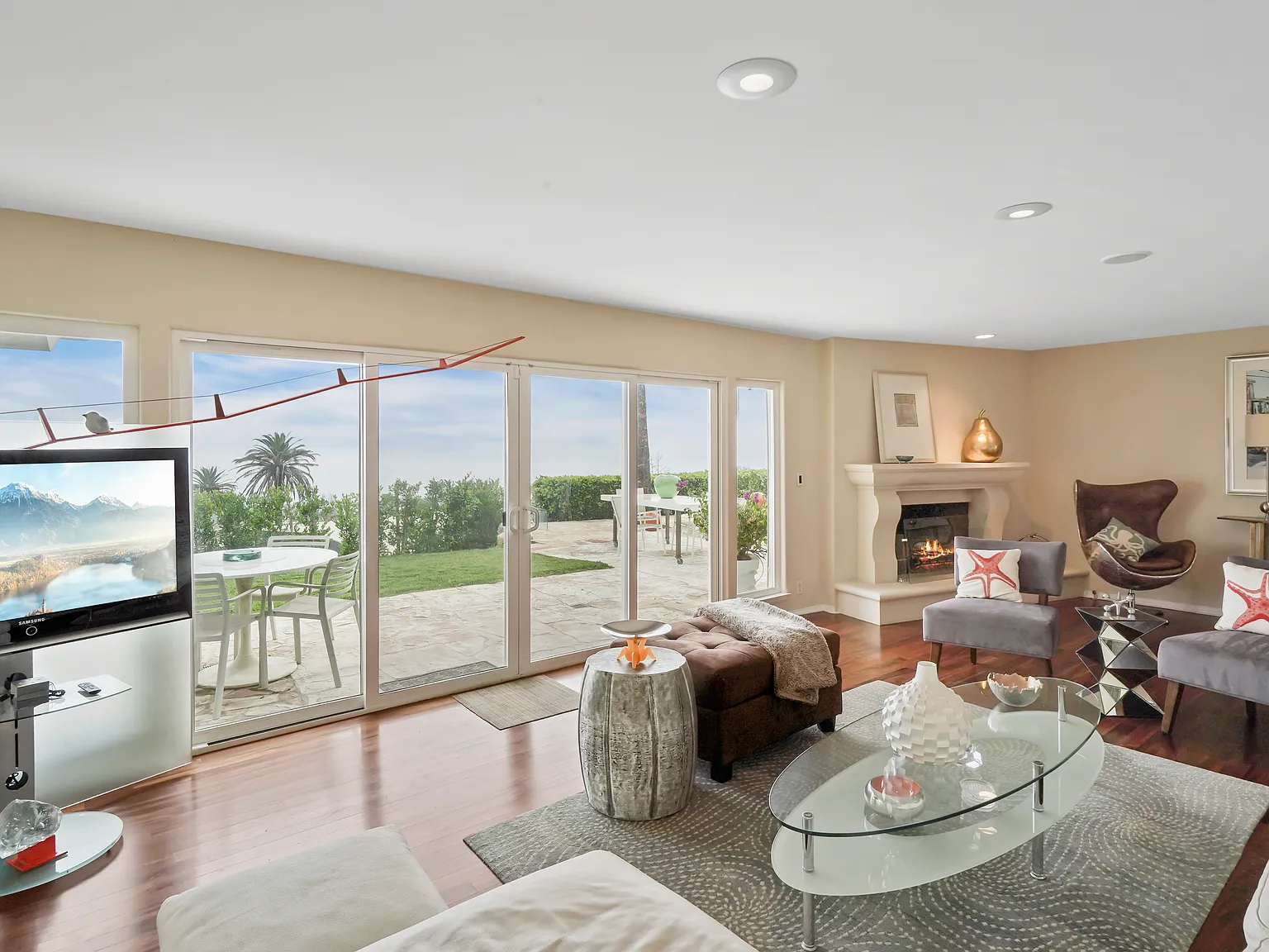 4 bed, 3.5 bath, 2901 sqft, $12,500 — Photo 2