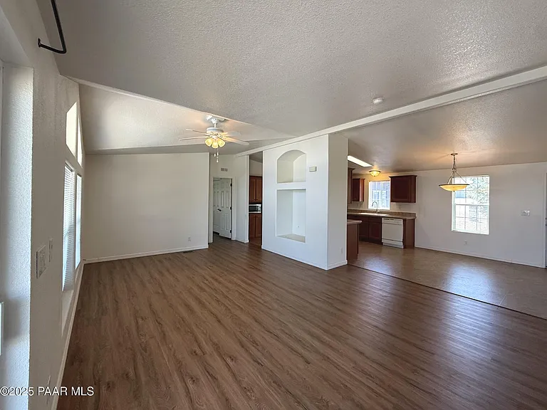 1116 Samantha St — Photo 28