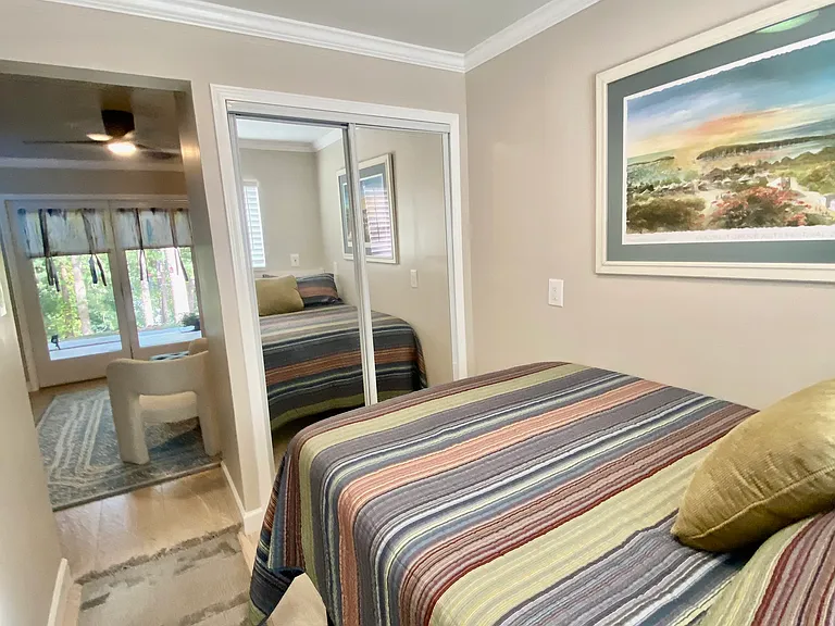 2109 Pine Tree Dr #4 — Photo 15