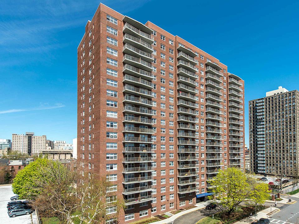 CityView at Longwood Apartments
