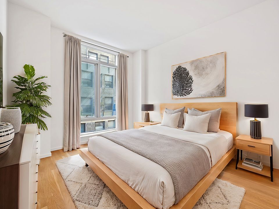 1st image of 18 W 48th St APT 8C