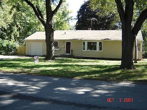 1st image of 230 S Central Ave