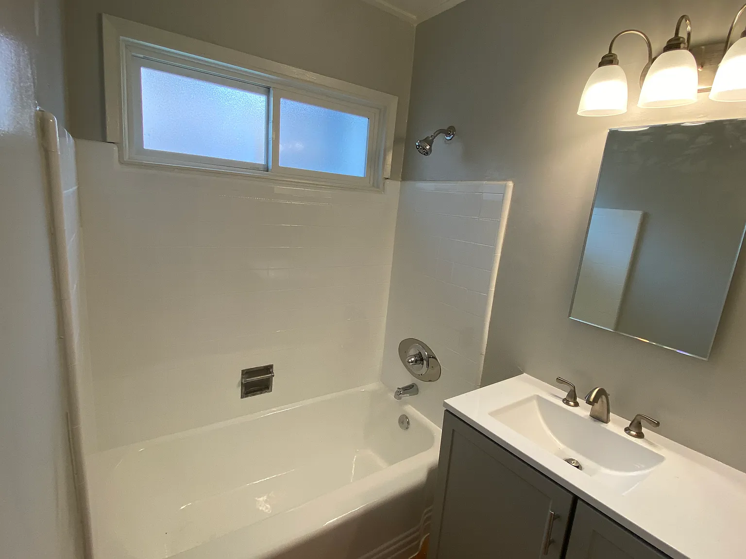 1 bed, 664 sqft, $2,210 — Photo 3