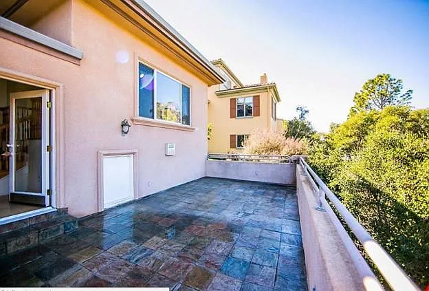 910 Alvarado Rd — Photo 15