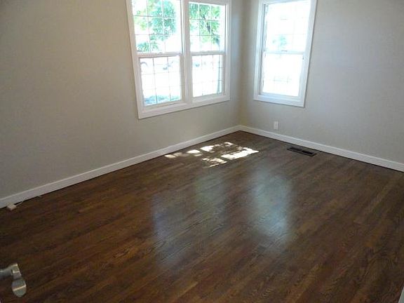 5th image of 1445 W Euclid Ave