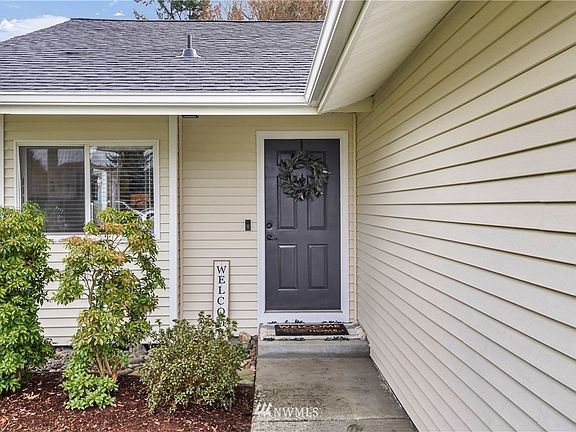 3rd image of 9002 1st St SE